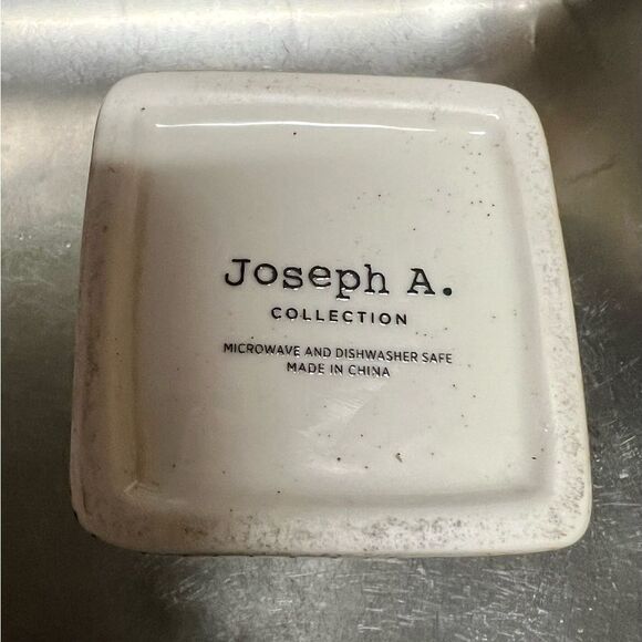 Joseph A. Collection Soap Dispenser Pump - Picture 2 of 4